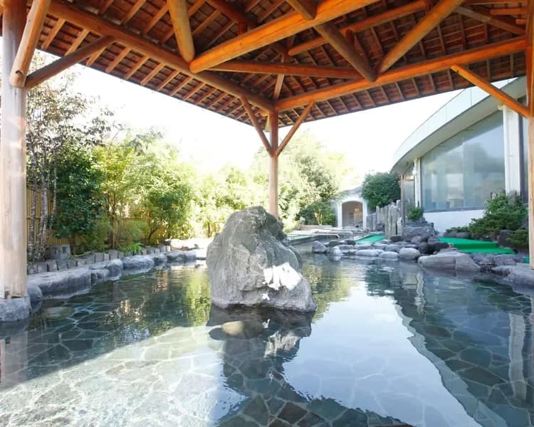 飯店內用季節總匯自助料理&軟飲 或 主廚推薦時令套餐&酒水一杯 (餐標¥ 7000/日幣)