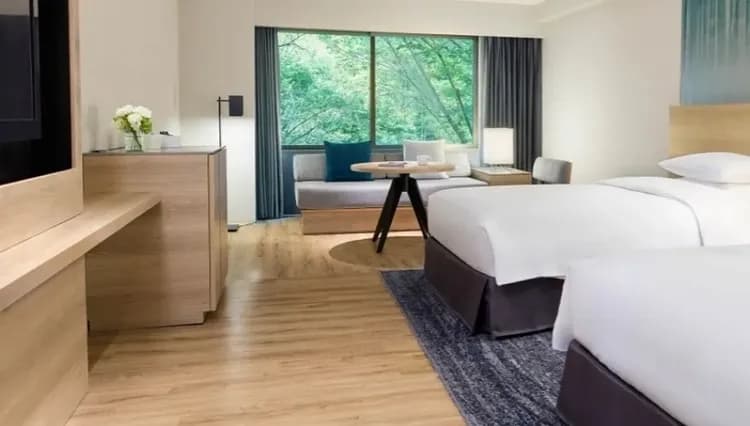 賀歲-3000|東京|保住一晚山中湖萬豪.迪士尼.富士急樂園.和牛燒肉.箱根鐵道.螃蟹戲雪溫泉五日|晚去晚回|高雄來回-6