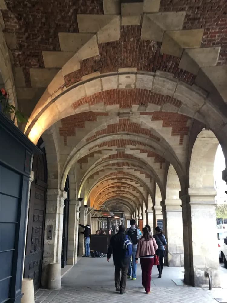 緩慢荷比法旅遊|期間限定花季庫肯霍夫花園.阿姆斯特丹.巴黎.羊角村.比利時私房小鎮.四遊船.加贈盧森堡公國12日-14