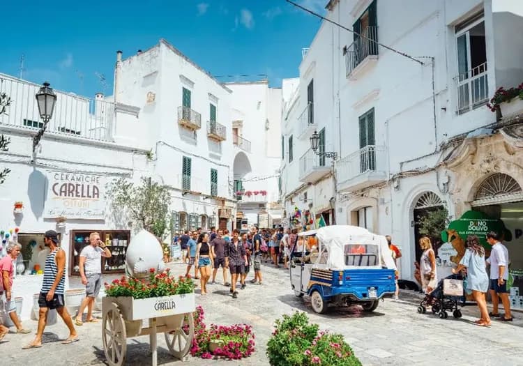 奧斯圖尼,Ostuni