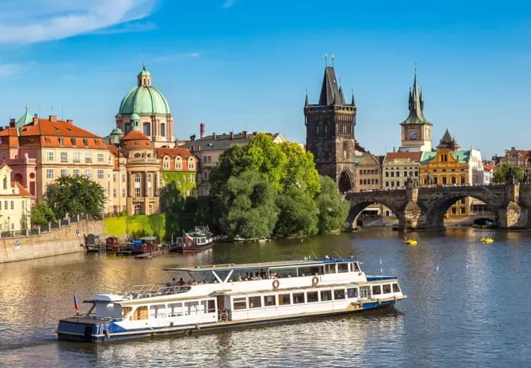 捷克旅遊布拉格景點伏爾他瓦河遊船