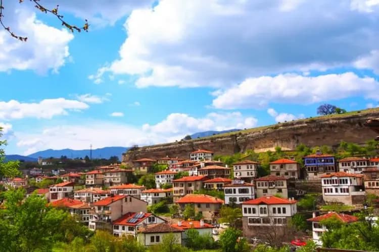 番紅花城-番紅花城(1994年列入世界文化遺產)