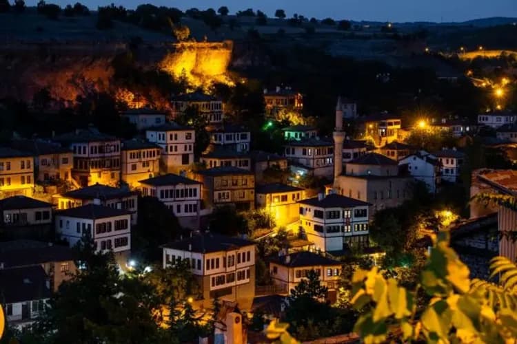 番紅花城-番紅花城(1994年列入世界文化遺產)