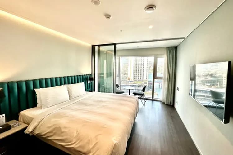 釜山:LAVALSE時尚設計旅店(兩晚)