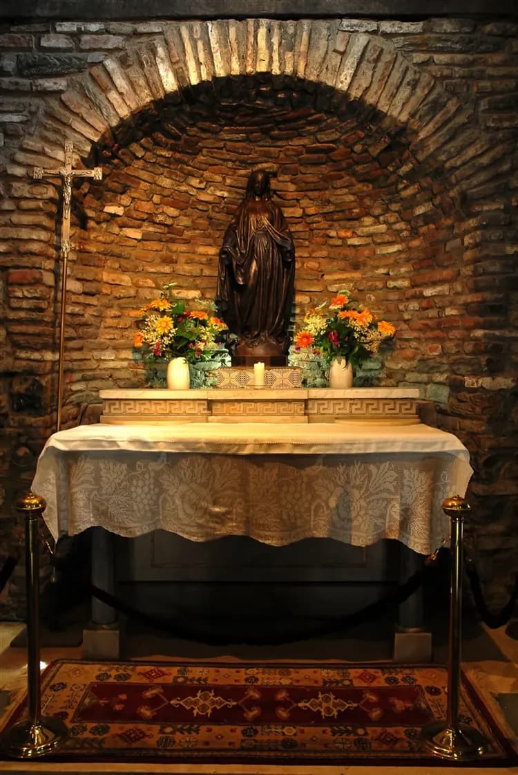 五星阿聯酋》經典土耳其旅遊11日│早鳥購熱氣球│賞花趣、灑鹽哥餐廳、仿洞穴連泊、博斯普魯斯海峽遊船、6大世界文化遺產-6