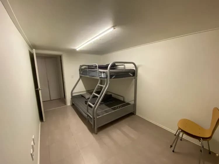 Clean & comfortable accommodation in Seomyeon Station in the center of Busan[MRT 5mins, 99m2)-7