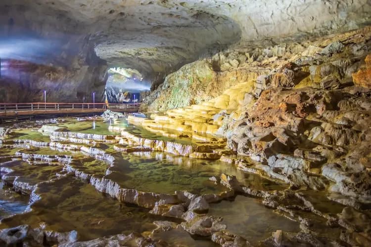 【山口一日遊】秋芳洞・元乃隅稻成神社・角島大橋|中英導遊・福岡出發-7