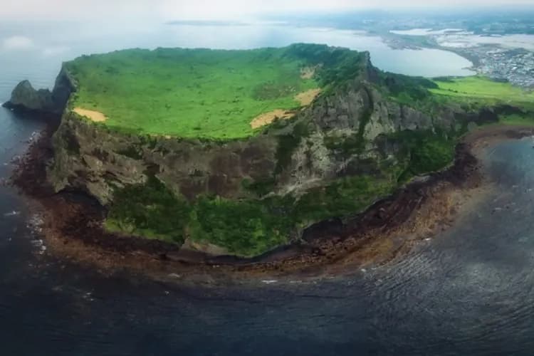 城山日出峰(世界自然遺產)