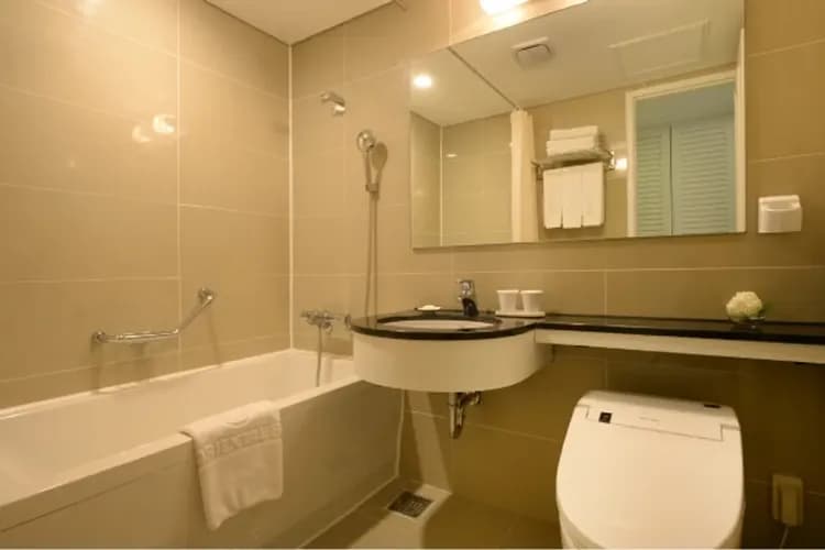 濟州五星 東方飯店&賭場 JEJU ORIENTAL HOTEL-濟州市區五星:東方飯店&賭場 JEJU ORIENTAL HOTEL或同級(乙晚)