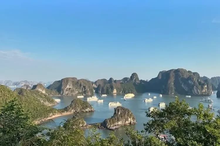 下龍灣(海上桂林;聯合國世界遺產目錄)