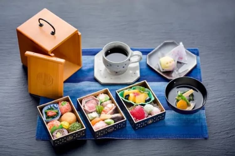 おとなの遊山箱-千年物語列車:天空之鄉紀行:琴平++大步危