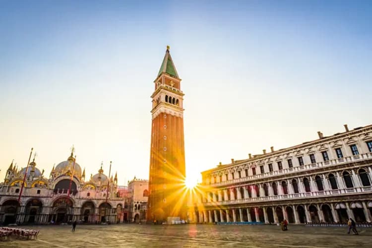 【最愛法義、預購省3000】羅浮宮凱旋門、浪漫雙城遊船、歐洲之星列車、羅馬假期漫遊10日-7