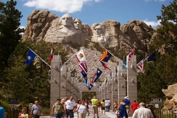 羅斯摩爾山國家紀念公園(四大總統巨石)-四大總統巨石