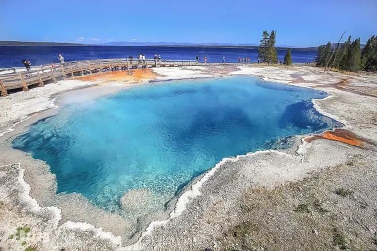 【早鳥最高省5000】勇闖黃石仙境、四大總統巨石、六大國家公園、八大私房秘境15日-13