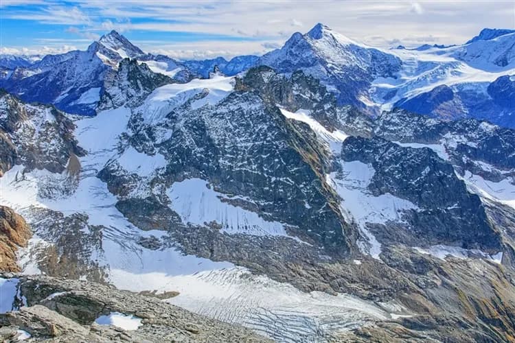 春遊特選義瑞法│阿聯酋雙點.鐵力士山旋轉纜車.威尼斯貢多拉.永恆羅馬.流行米蘭.佛羅倫斯.塞納河遊船.巴黎自在遊12日-14