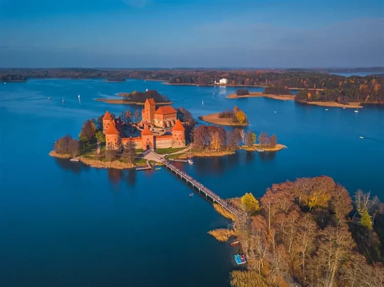 北歐、波羅的海、波蘭五大國|希特勒狼穴.北歐郵輪.特拉凱湖中城堡.華沙皇家城堡.十字架山.雙點進出(餐全包)10日-12