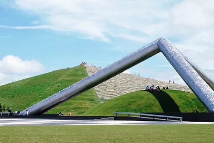 莫埃來沼公園(玻璃金字塔賞櫻)