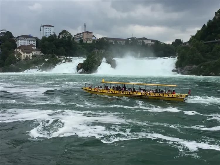 預購折3千|經典瑞士|懸崖餐廳.少女峰.馬特宏峰.三大景觀列車.愛的迫降遊船.萊茵瀑布遊船12日-6