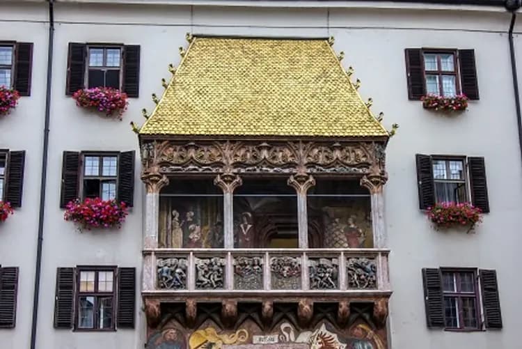 【義大利F1大獎賽、決賽保證席】探索多洛米堤、瓦雷多三尖峰、聖瑪達萊娜、法拉利博物館、米蘭三晚連泊12日-6