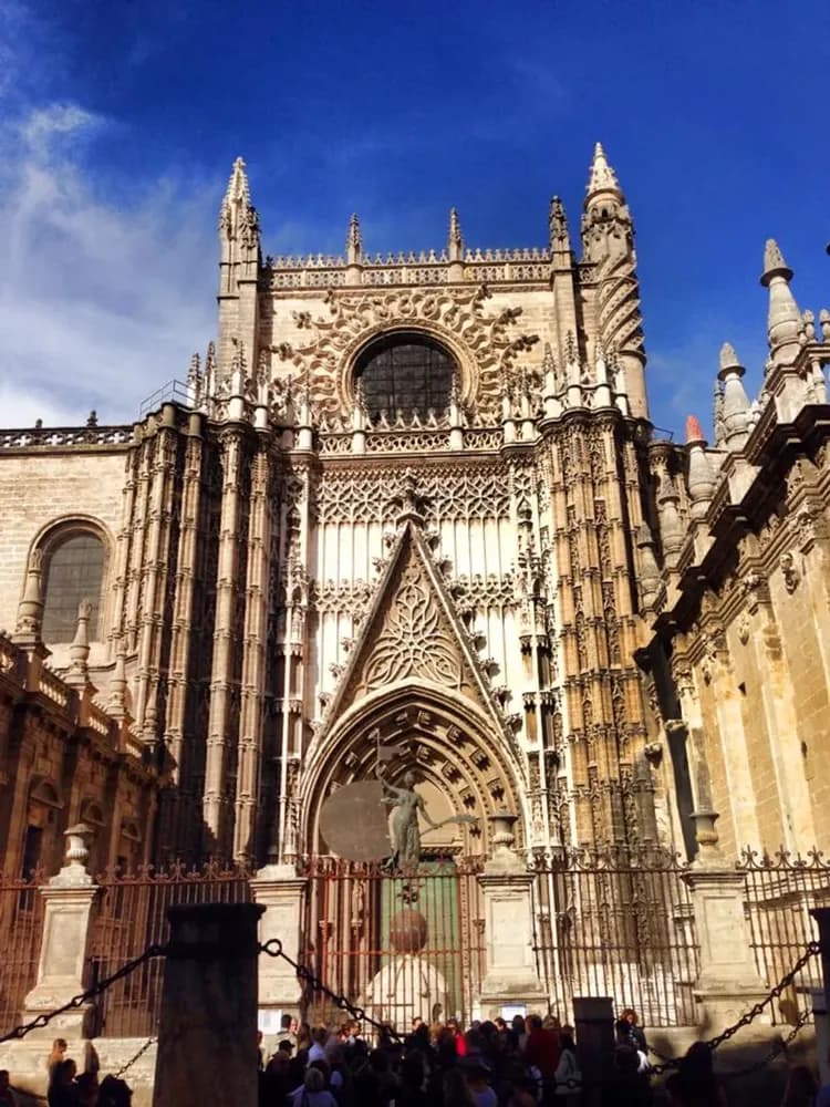 玩樂369旗艦西葡│雙點進出.中段航班.高速火車.阿爾罕布拉宮.佩納宮.高第建築巡禮.升等七晚五星飯店13日(免小費)-13