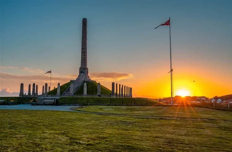 璽品挪威畫境13日|峽灣王國‧羅浮敦群島‧聖壇奇岩|超越旗艦規格,三峽灣、三遊輪、雙景觀纜車、縮影景觀鐵路、峽灣飯店、五星飯店|免小費-5
