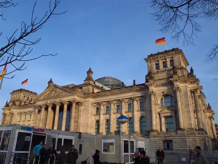 早鳥折三千|經典德國13日|南北新天鵝堡.浪漫大道.德勒斯登.小瑞士.柏林.忘憂宮.ICE高速列車-8