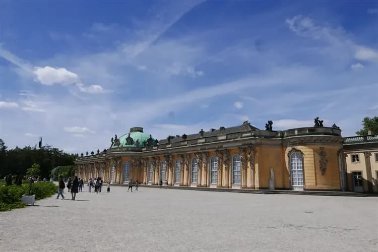 早鳥折三千|經典德國13日|南北新天鵝堡.浪漫大道.德勒斯登.小瑞士.柏林.忘憂宮.ICE高速列車-16