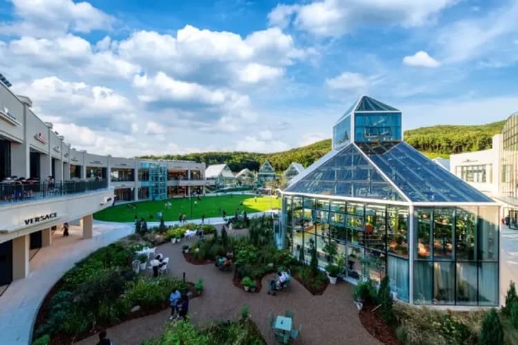 樂天OUTLET(夢幻玻璃屋)