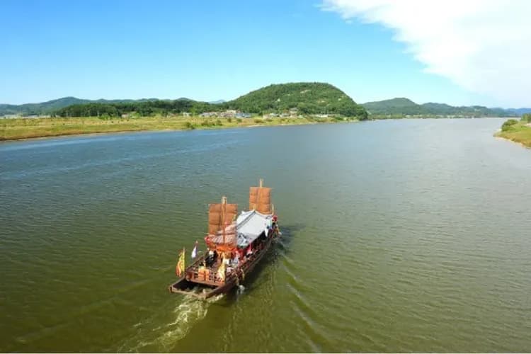 黃布帆船遊白馬江