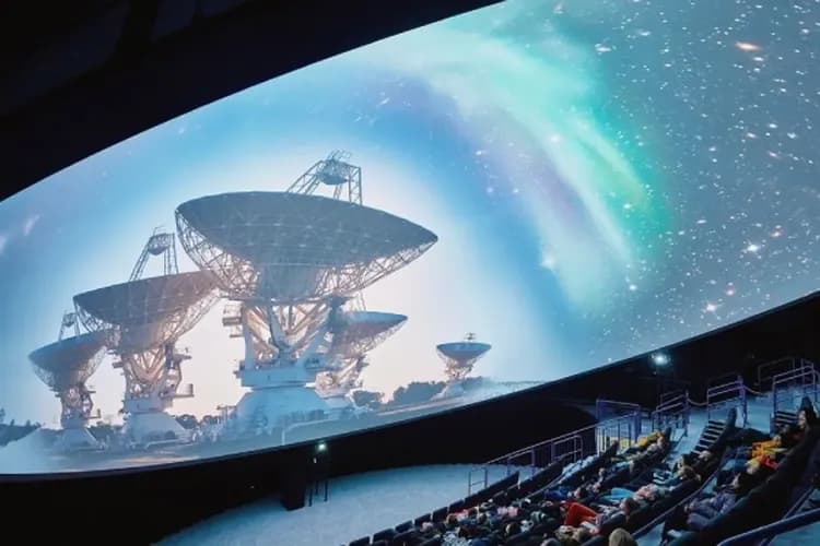 Kakslauttanen Arctic Resort(授權官網使用)-北極圈電影院