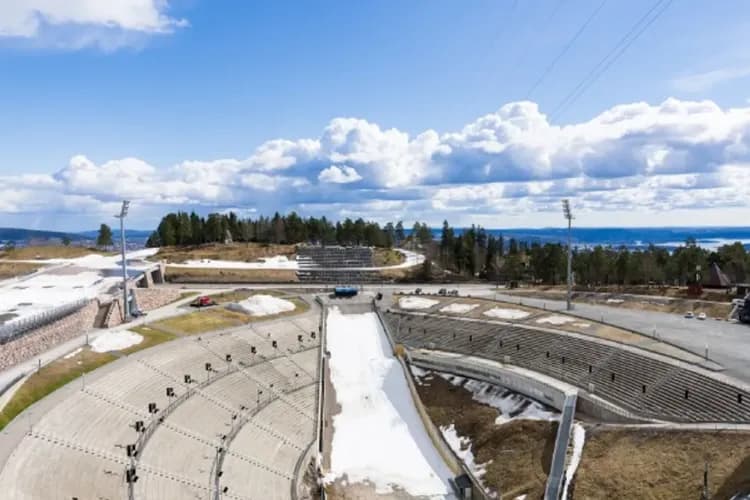 芬蘭幸福極光~兩晚玻璃極光屋、帝王蟹雪橇車、聖誕老人村、冰雪歷險體驗10日-5