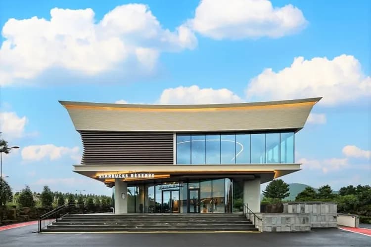 濟州旅遊∣升等五星藍鼎一晚.神話世界.彩虹帆船遊艇體驗.海女表演秀.亂打秀.鮑魚火鍋&蛋塔(一站購物彩妝)6日|高雄-6