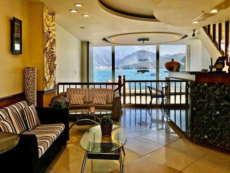 Minghu Bed and Breakfast-7