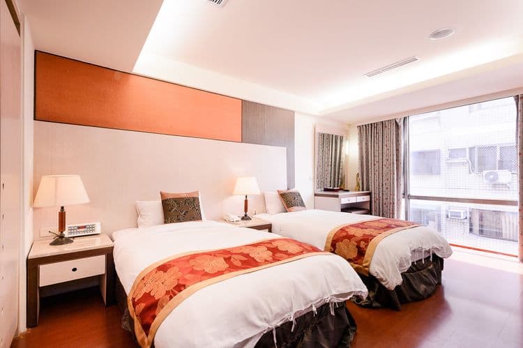 華登商務大飯店 |洲際棒球場10分鐘 |-2