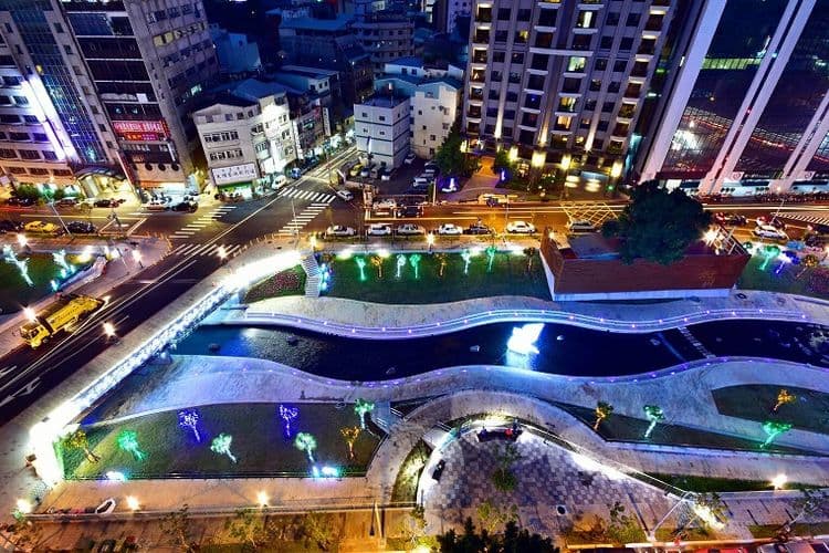 雲端商務旅館|台中館 | 一中街、中華路夜市-14