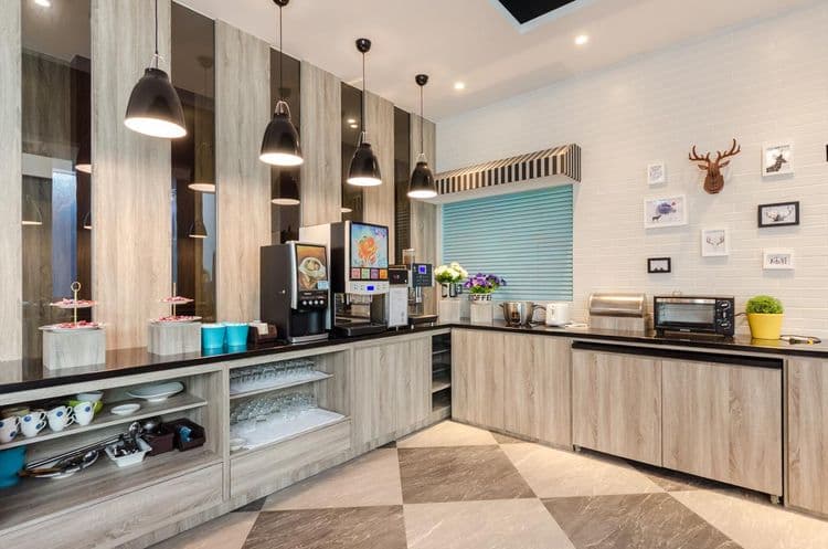 郡象商旅|提供特約停車場券、緊鄰海安路/河樂廣場-2