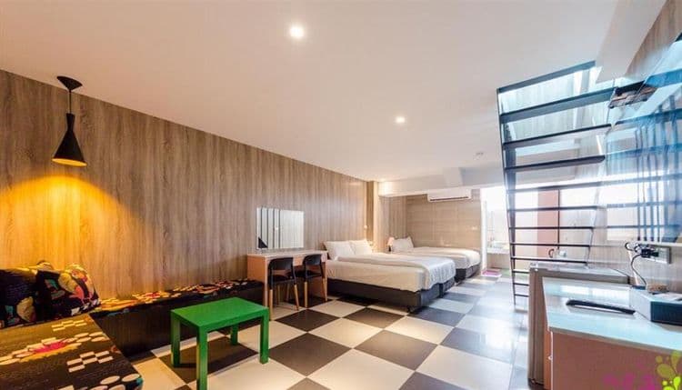 郡象商旅|提供特約停車場券、緊鄰海安路/河樂廣場-1