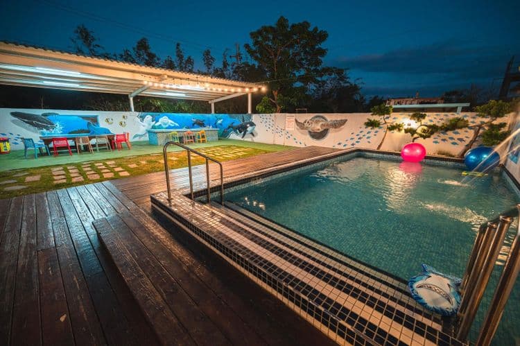 迎薰童話海洋館|18人墾丁包棟 | 戶外戲水池&BBQ烤肉&KTV&兒童遊戲區 | 恆春老街-12