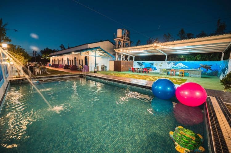 迎薰童話海洋館|18人墾丁包棟 | 戶外戲水池&BBQ烤肉&KTV&兒童遊戲區 | 恆春老街-13