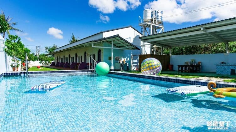 迎薰童話海洋館|18人墾丁包棟 | 戶外戲水池&BBQ烤肉&KTV&兒童遊戲區 | 恆春老街-1