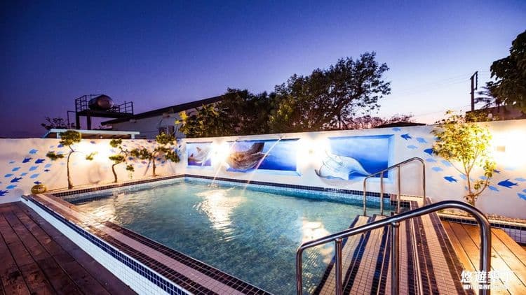 迎薰童話海洋館|18人墾丁包棟 | 戶外戲水池&BBQ烤肉&KTV&兒童遊戲區 | 恆春老街-8