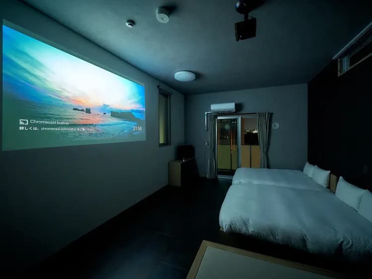 デラックス:EPSONホームプロジェクター使用イメージ