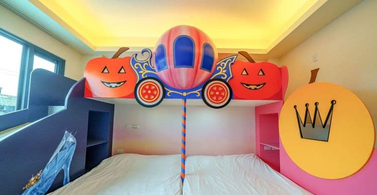 金朵民宿 | 房內溜滑梯、球池-9