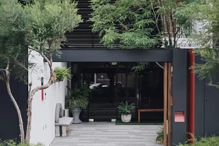 漁樂活台南安平包棟民宿|4-16人包棟|電梯採光豪宅|設有電動麻將、廚房、浴缸|豪宅體驗|軟水系統|精油沐浴備品|鄰近漁光島-1