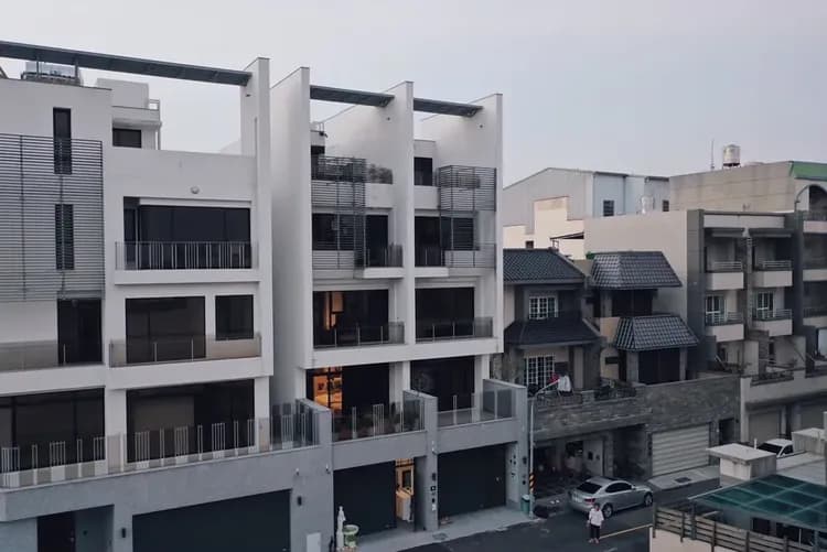 漁樂活台南安平包棟民宿|4-16人包棟|電梯採光豪宅|設有電動麻將、廚房、浴缸|豪宅體驗|軟水系統|精油沐浴備品|鄰近漁光島-4