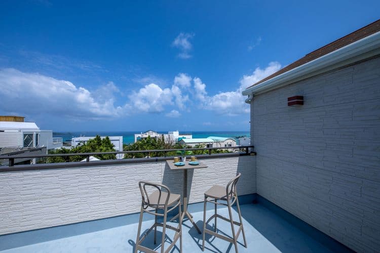 White Terrace D seaview terrace Private house/ 5 room 2 bath full kitchen living room NETFLIX/BBQ/MAX 10 ppl/English OK-5