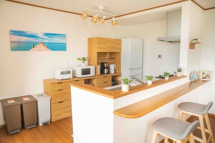 White Terrace D seaview terrace Private house/ 5 room 2 bath full kitchen living room NETFLIX/BBQ/MAX 10 ppl/English OK-10