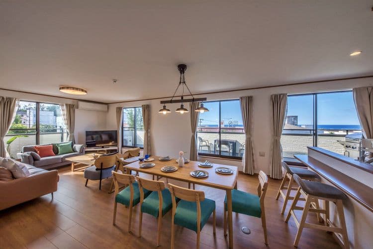 White Terrace D seaview terrace Private house/ 5 room 2 bath full kitchen living room NETFLIX/BBQ/MAX 10 ppl/English OK-1