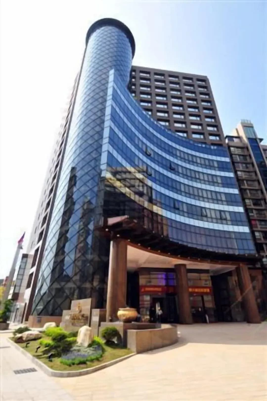 Taoyuan City-Monarch Skyline Hotel