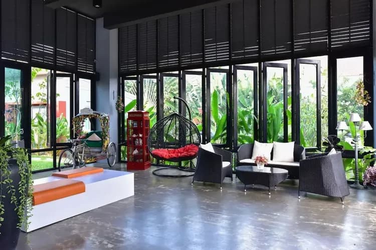 Check-in/check-out kiosk